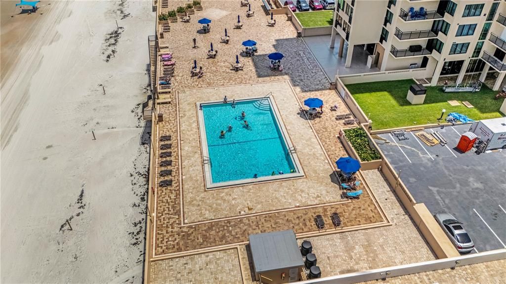 For Rent: $2,300 (2 beds, 2 baths, 1058 Square Feet)