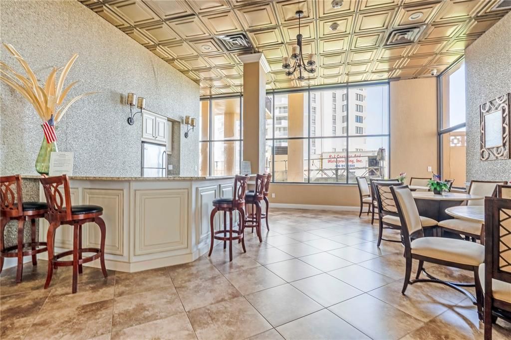 For Rent: $2,300 (2 beds, 2 baths, 1058 Square Feet)