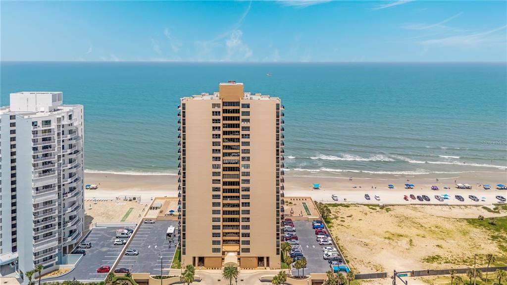 For Rent: $2,300 (2 beds, 2 baths, 1058 Square Feet)