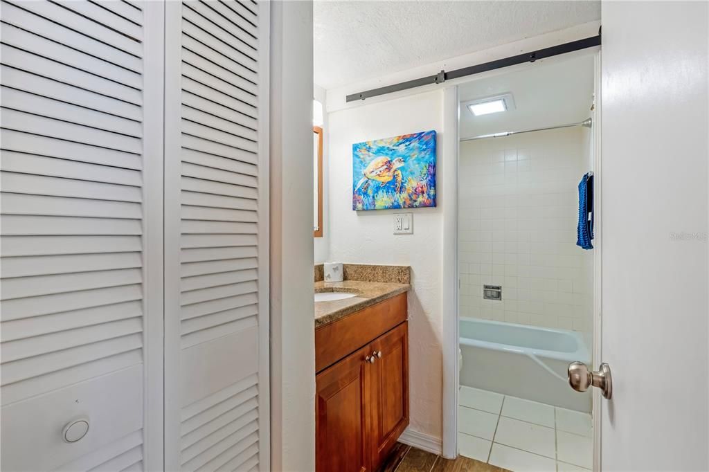 For Rent: $2,300 (2 beds, 2 baths, 1058 Square Feet)