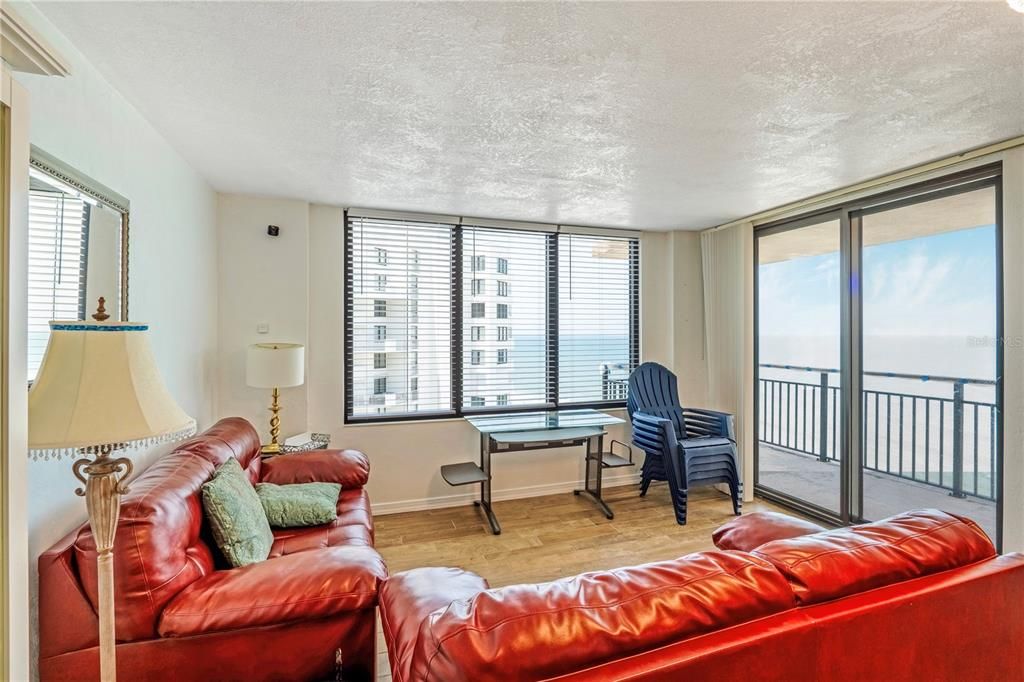 For Rent: $2,300 (2 beds, 2 baths, 1058 Square Feet)