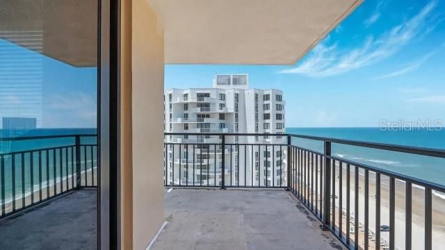 For Rent: $2,300 (2 beds, 2 baths, 1058 Square Feet)