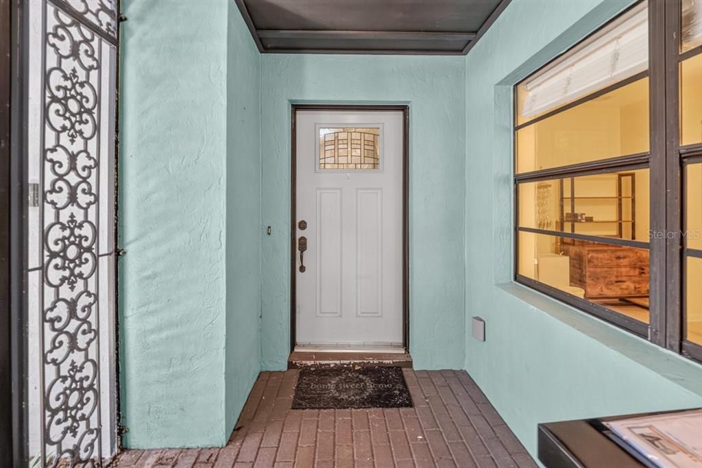 For Sale: $349,999 (3 beds, 3 baths, 1874 Square Feet)