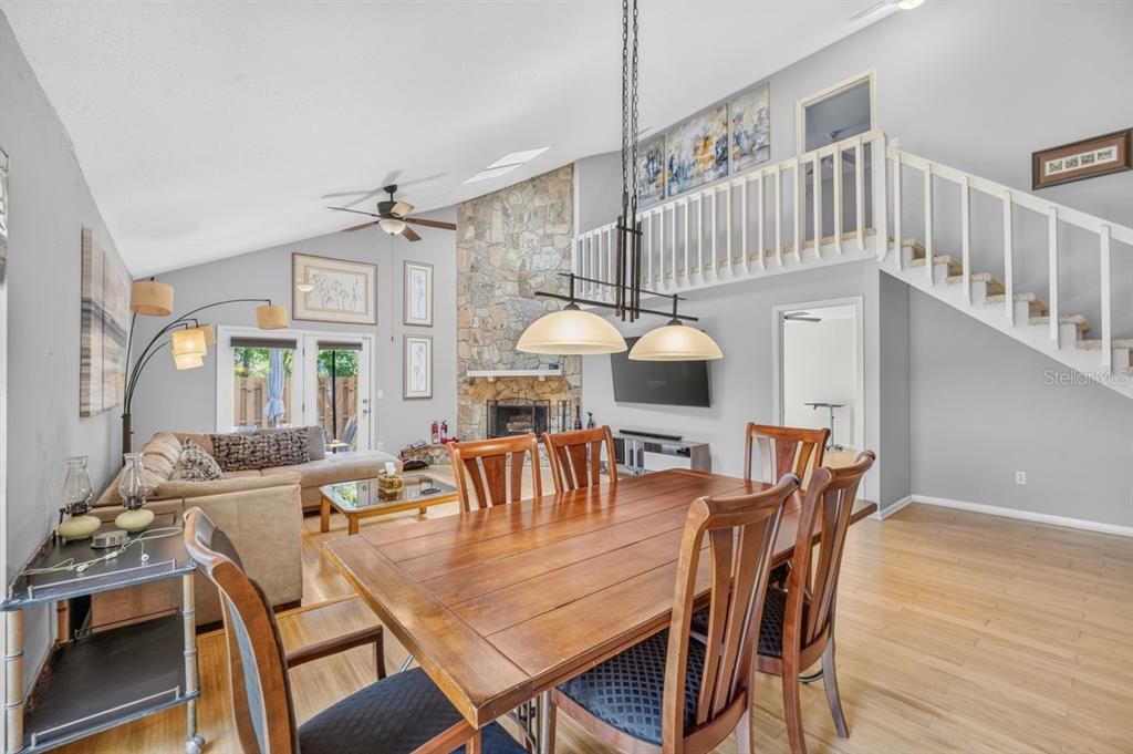 For Sale: $349,999 (3 beds, 3 baths, 1874 Square Feet)
