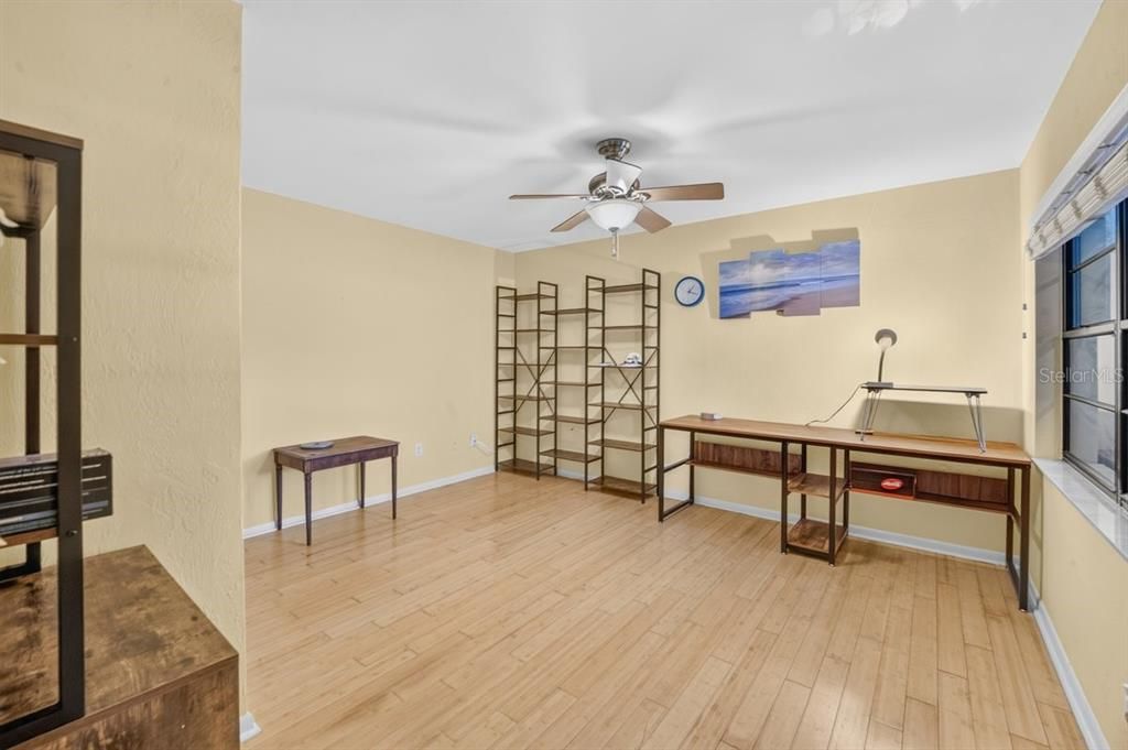 For Sale: $349,999 (3 beds, 3 baths, 1874 Square Feet)