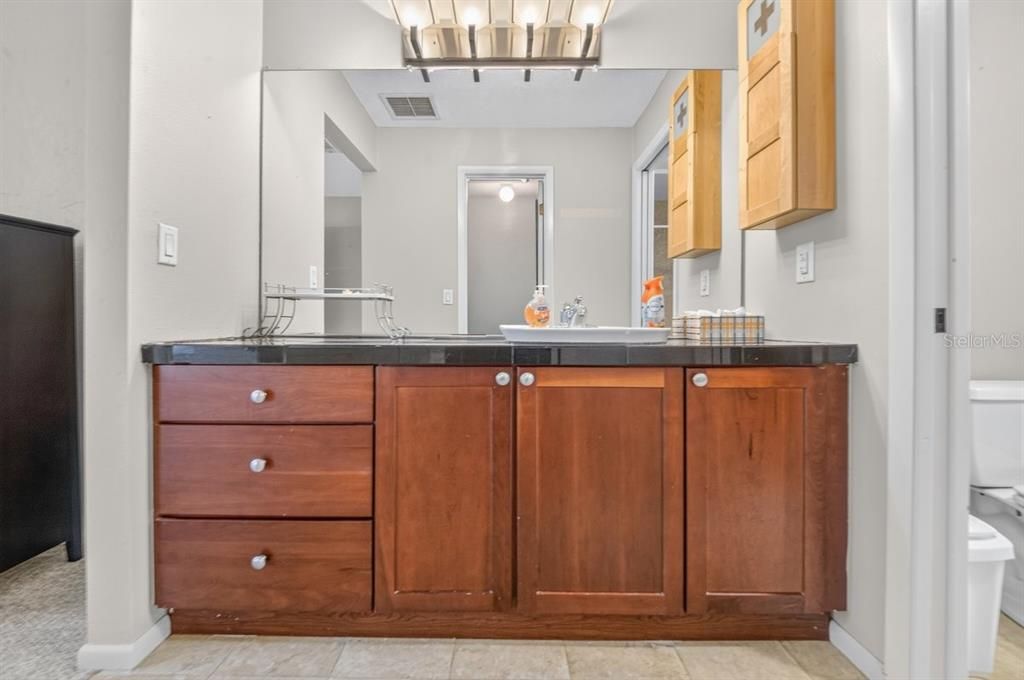 For Sale: $349,999 (3 beds, 3 baths, 1874 Square Feet)