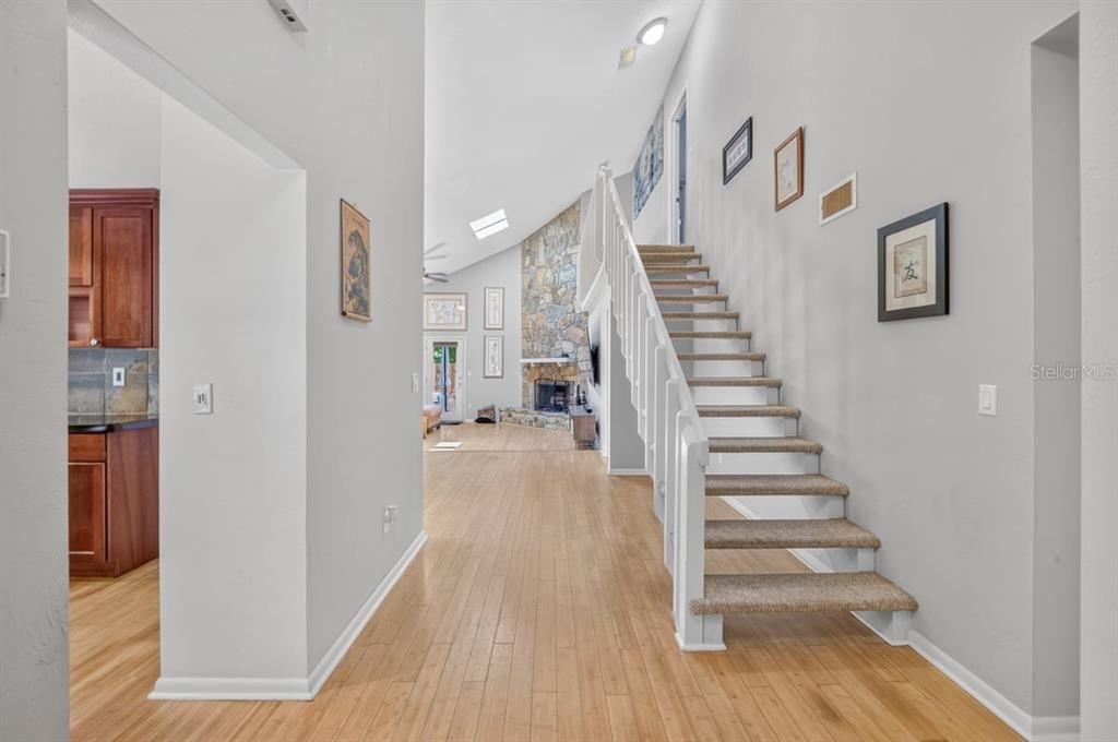For Sale: $349,999 (3 beds, 3 baths, 1874 Square Feet)