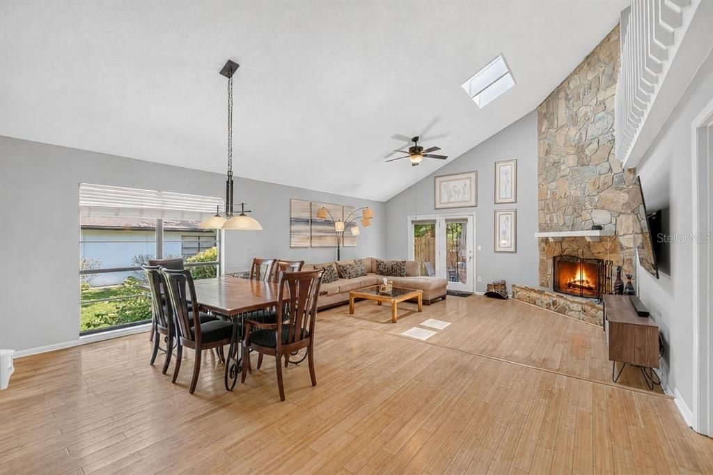 For Sale: $349,999 (3 beds, 3 baths, 1874 Square Feet)