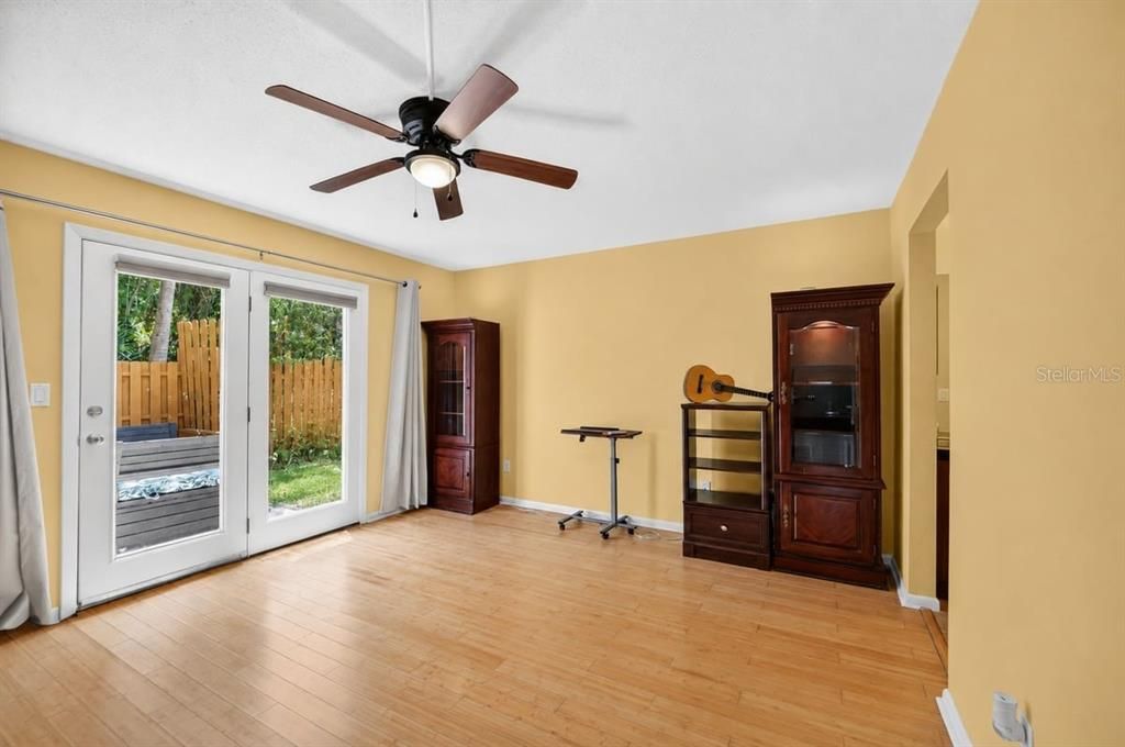 For Sale: $349,999 (3 beds, 3 baths, 1874 Square Feet)