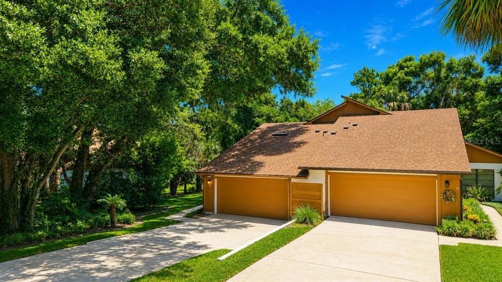 For Sale: $349,999 (3 beds, 3 baths, 1874 Square Feet)