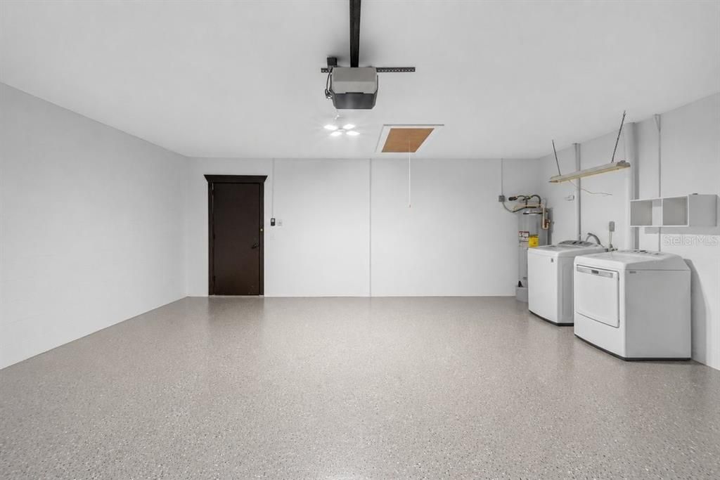 For Sale: $349,999 (3 beds, 3 baths, 1874 Square Feet)