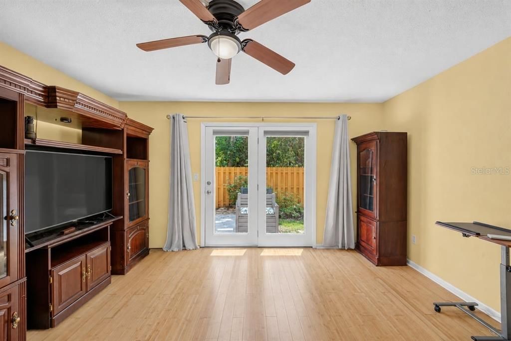 For Sale: $349,999 (3 beds, 3 baths, 1874 Square Feet)