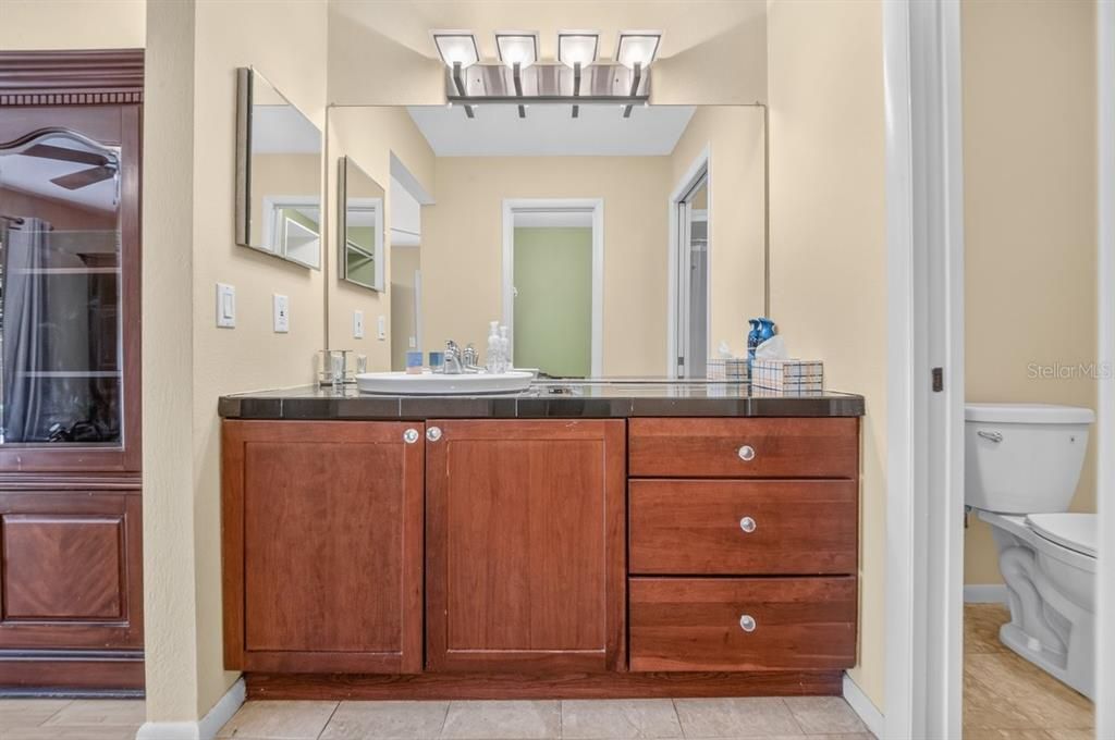 For Sale: $349,999 (3 beds, 3 baths, 1874 Square Feet)