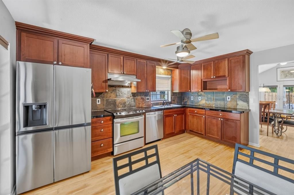 For Sale: $349,999 (3 beds, 3 baths, 1874 Square Feet)