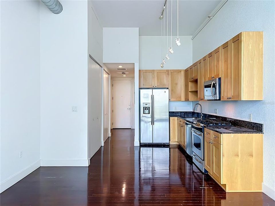 For Sale: $230,000 (1 beds, 1 baths, 520 Square Feet)