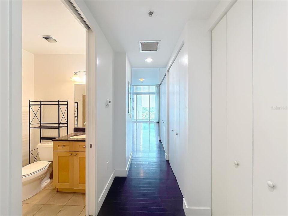 For Sale: $230,000 (1 beds, 1 baths, 520 Square Feet)