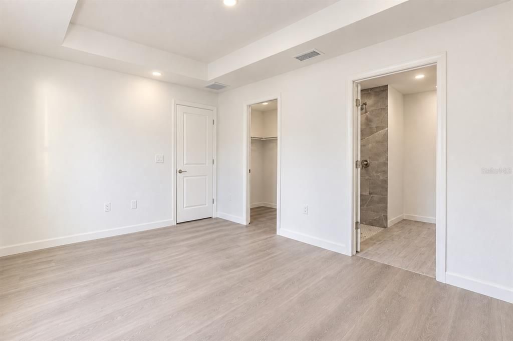 Active With Contract: $229,000 (3 beds, 2 baths, 1173 Square Feet)