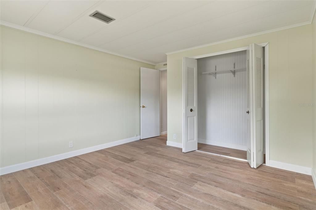 For Sale: $214,900 (2 beds, 2 baths, 1364 Square Feet)