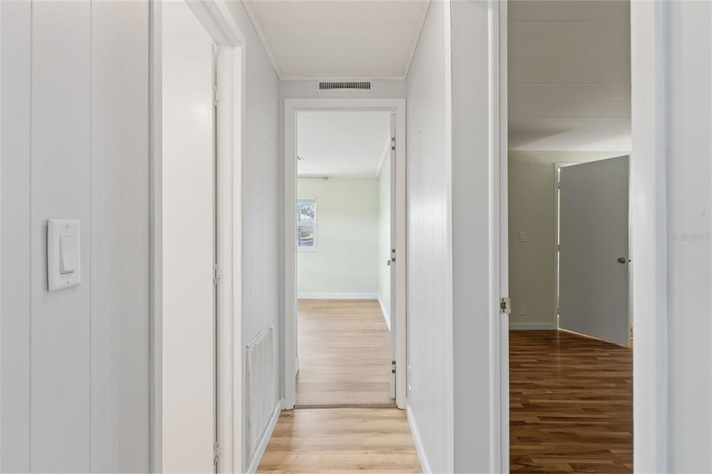 For Sale: $214,900 (2 beds, 2 baths, 1364 Square Feet)