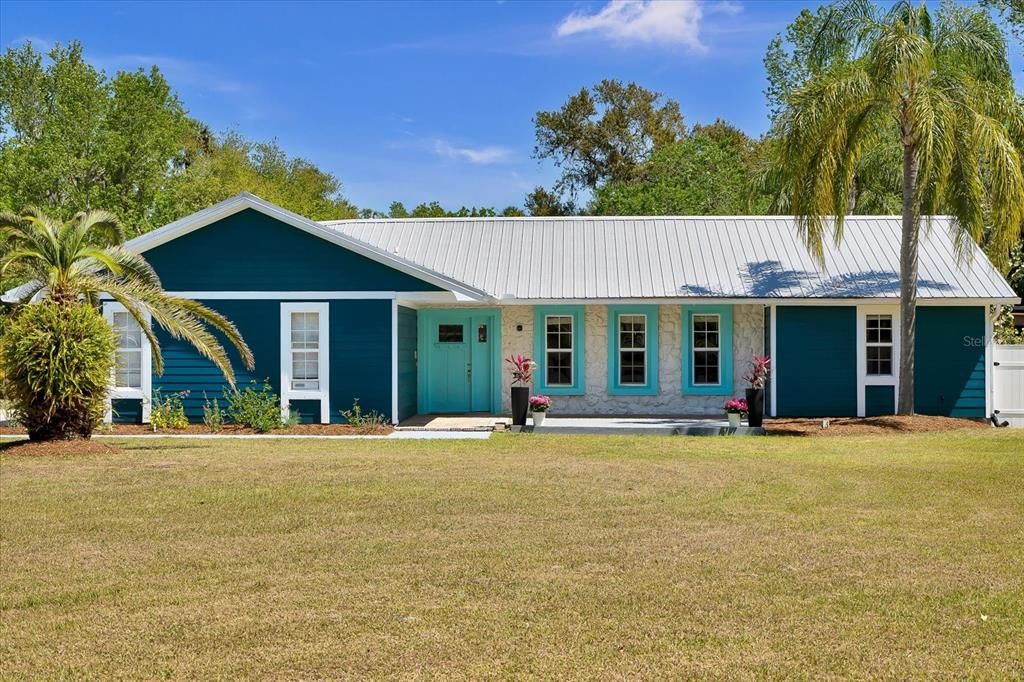 For Sale: $625,000 (5 beds, 2 baths, 2156 Square Feet)