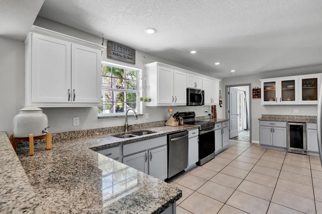 For Sale: $625,000 (5 beds, 2 baths, 2156 Square Feet)