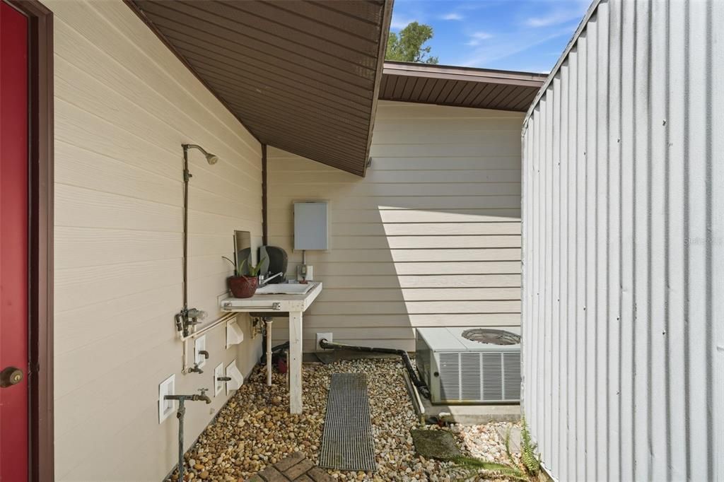 For Sale: $364,500 (3 beds, 2 baths, 1928 Square Feet)