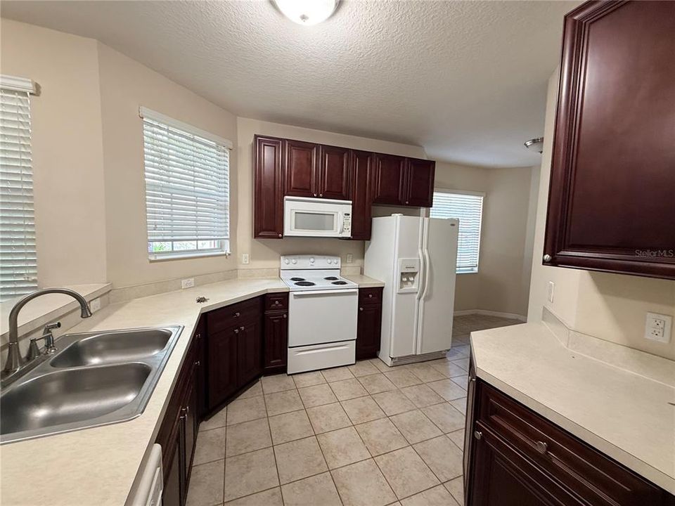 For Sale: $258,000 (3 beds, 2 baths, 1677 Square Feet)