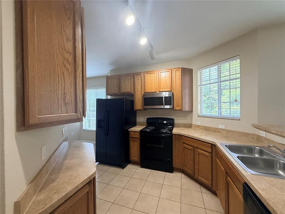 For Sale: $258,000 (3 beds, 2 baths, 1677 Square Feet)