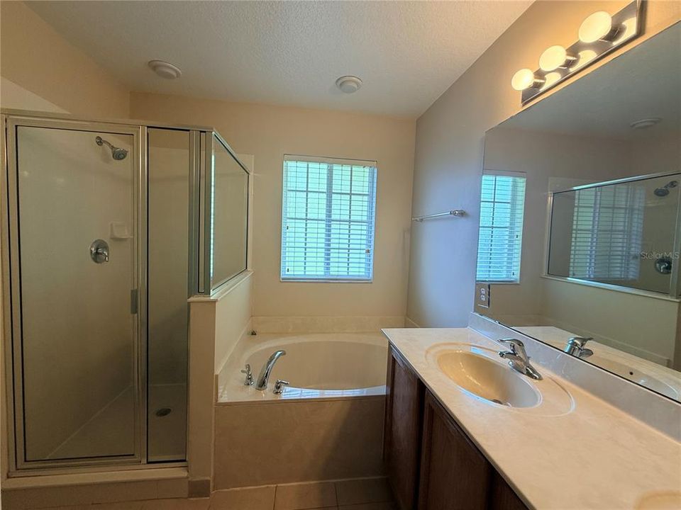 For Sale: $258,000 (3 beds, 2 baths, 1677 Square Feet)