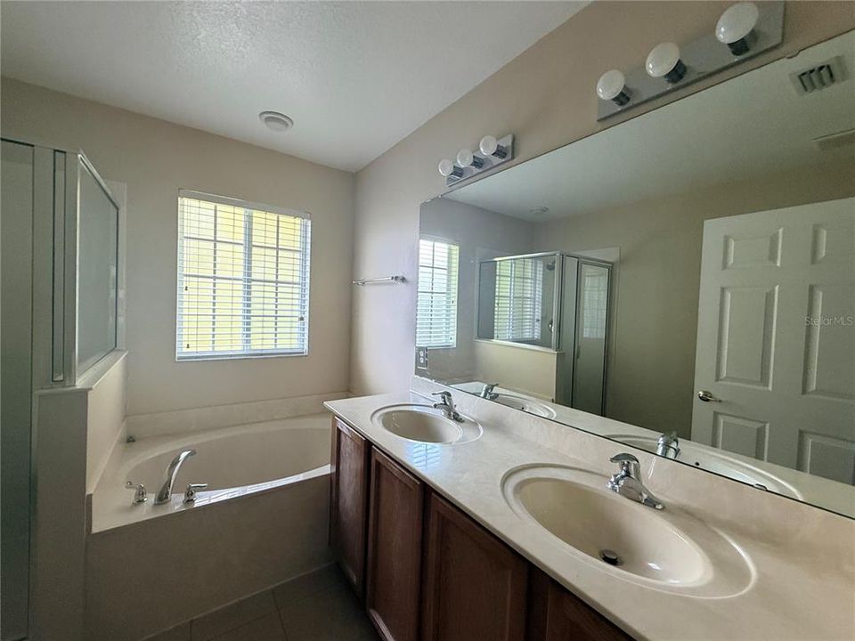 For Sale: $258,000 (3 beds, 2 baths, 1677 Square Feet)