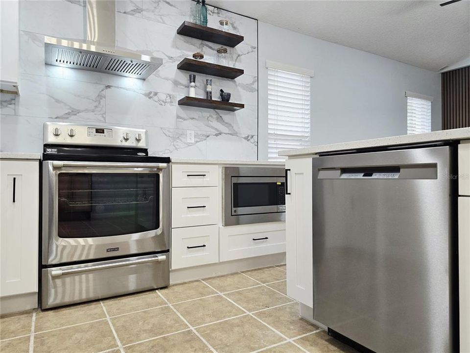 For Sale: $405,000 (3 beds, 2 baths, 1616 Square Feet)