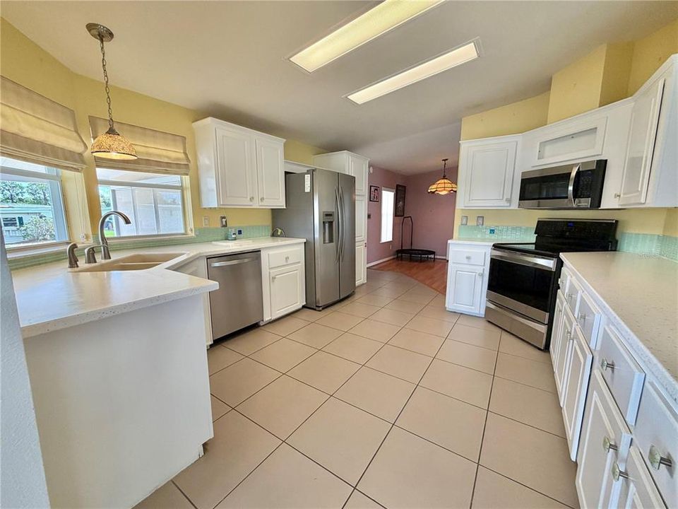 For Sale: $169,000 (2 beds, 2 baths, 1479 Square Feet)