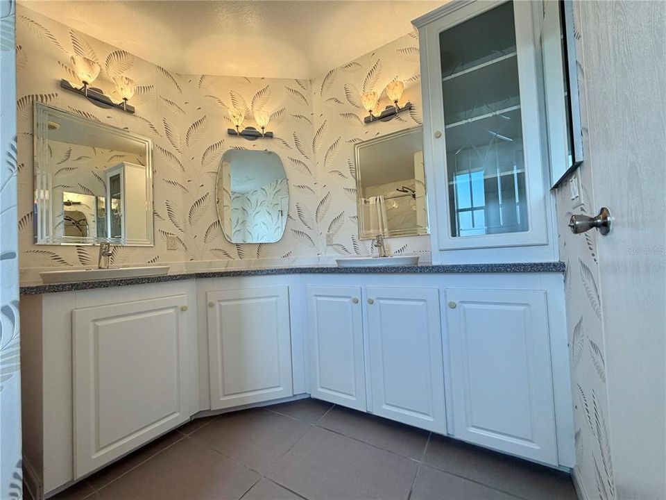 For Sale: $169,000 (2 beds, 2 baths, 1479 Square Feet)