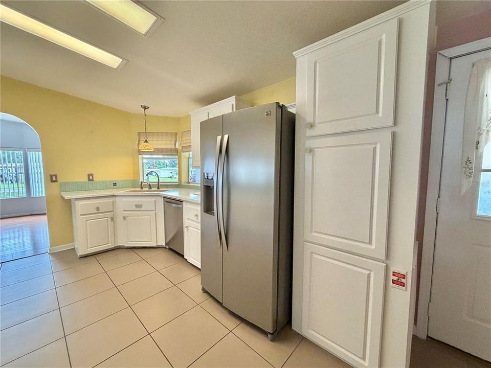 For Sale: $169,000 (2 beds, 2 baths, 1479 Square Feet)