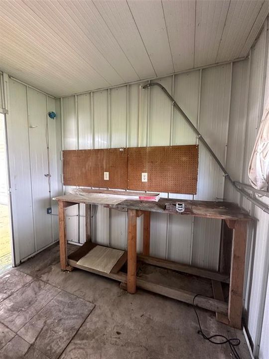 For Sale: $49,900 (2 beds, 1 baths, 672 Square Feet)