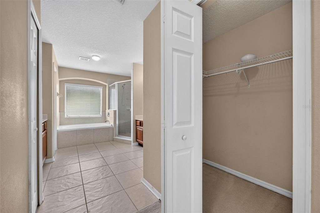 En Venta: $539,000 (4 camas, 2 baños, 2528 Pies cuadrados)