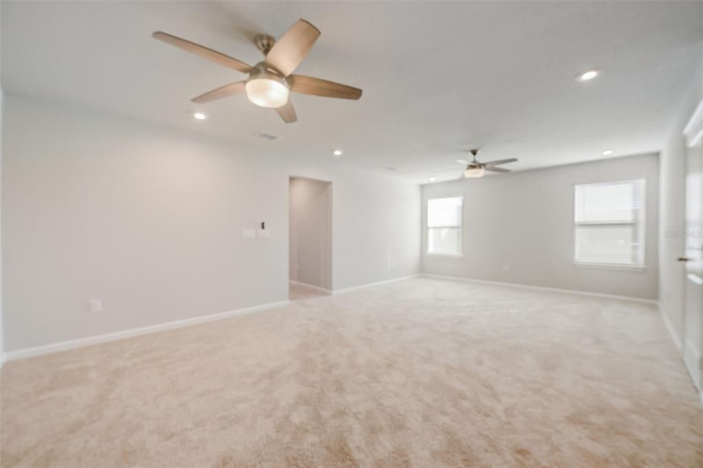 For Rent: $2,975 (4 beds, 3 baths, 2586 Square Feet)