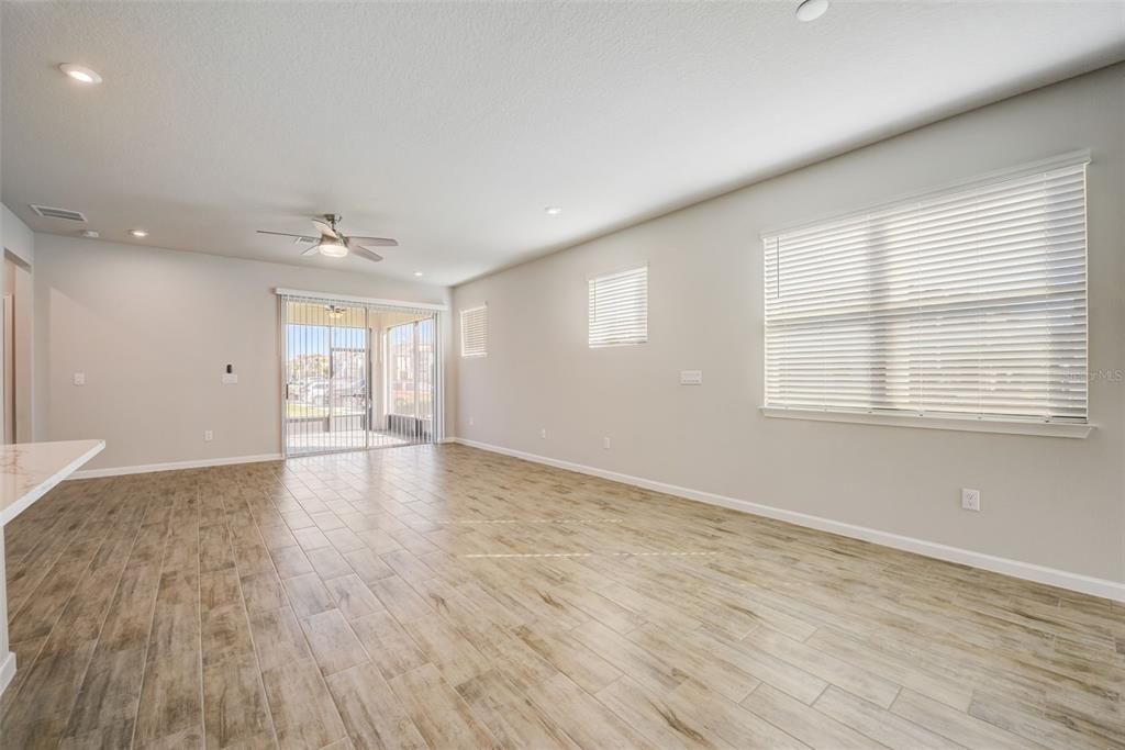 For Rent: $2,975 (4 beds, 3 baths, 2586 Square Feet)