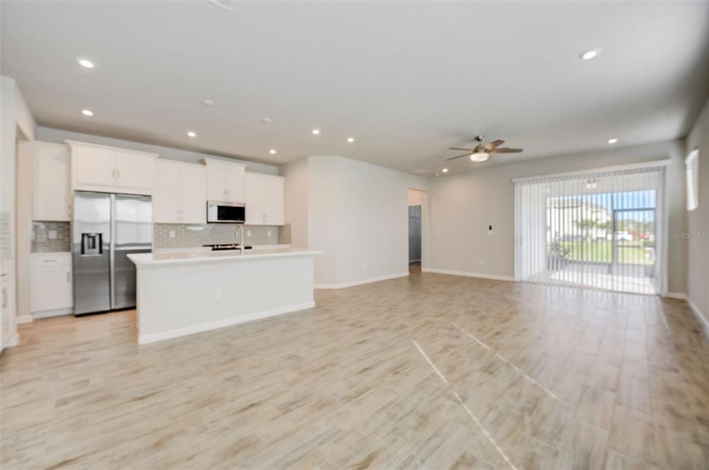 For Rent: $2,975 (4 beds, 3 baths, 2586 Square Feet)