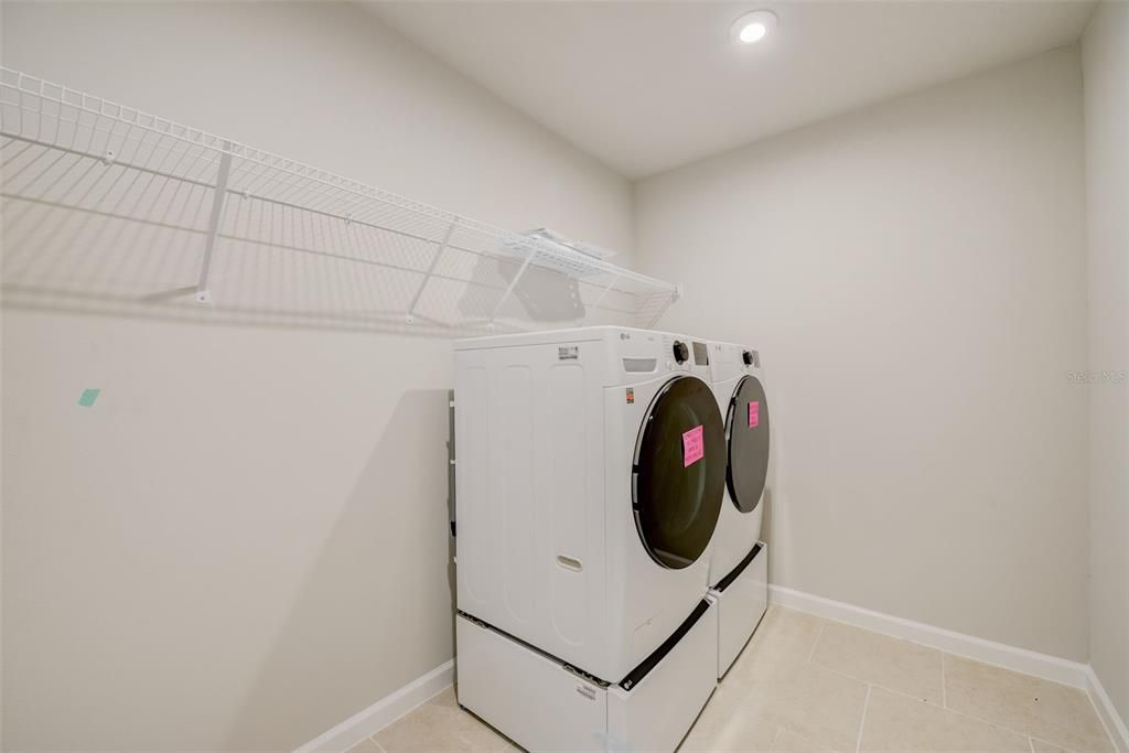 For Rent: $2,975 (4 beds, 3 baths, 2586 Square Feet)