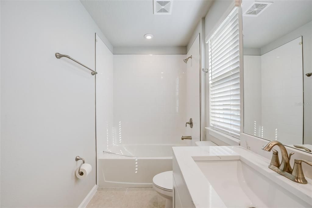 For Rent: $2,975 (4 beds, 3 baths, 2586 Square Feet)