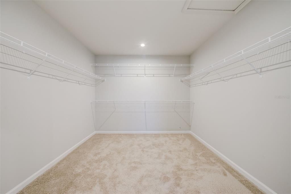 For Rent: $2,975 (4 beds, 3 baths, 2586 Square Feet)