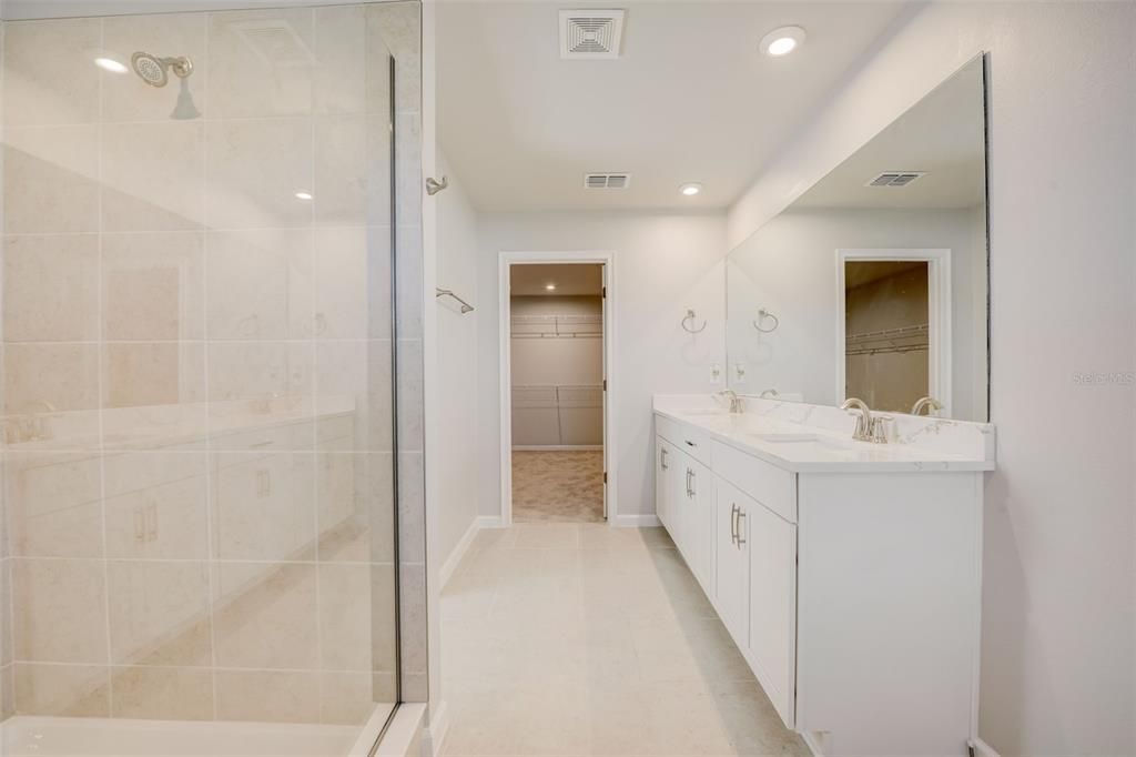 For Rent: $2,975 (4 beds, 3 baths, 2586 Square Feet)