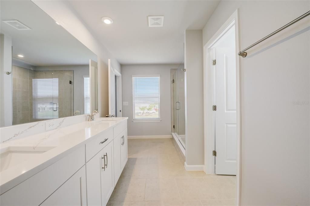 For Rent: $2,975 (4 beds, 3 baths, 2586 Square Feet)