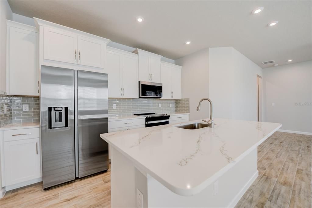 For Rent: $2,975 (4 beds, 3 baths, 2586 Square Feet)