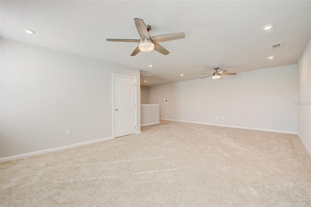 For Rent: $2,975 (4 beds, 3 baths, 2586 Square Feet)