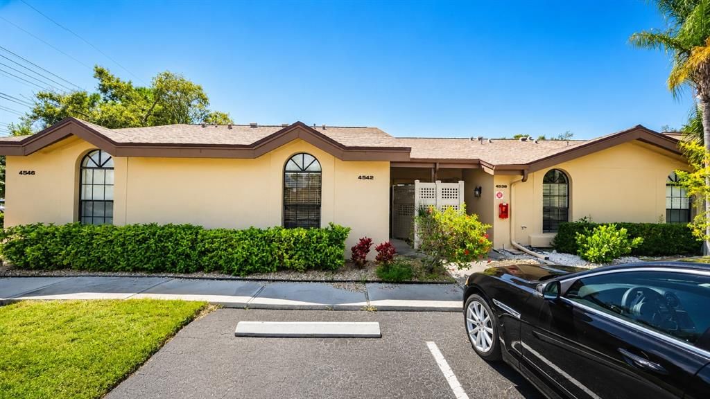 For Rent: $1,700 (1 beds, 1 baths, 600 Square Feet)