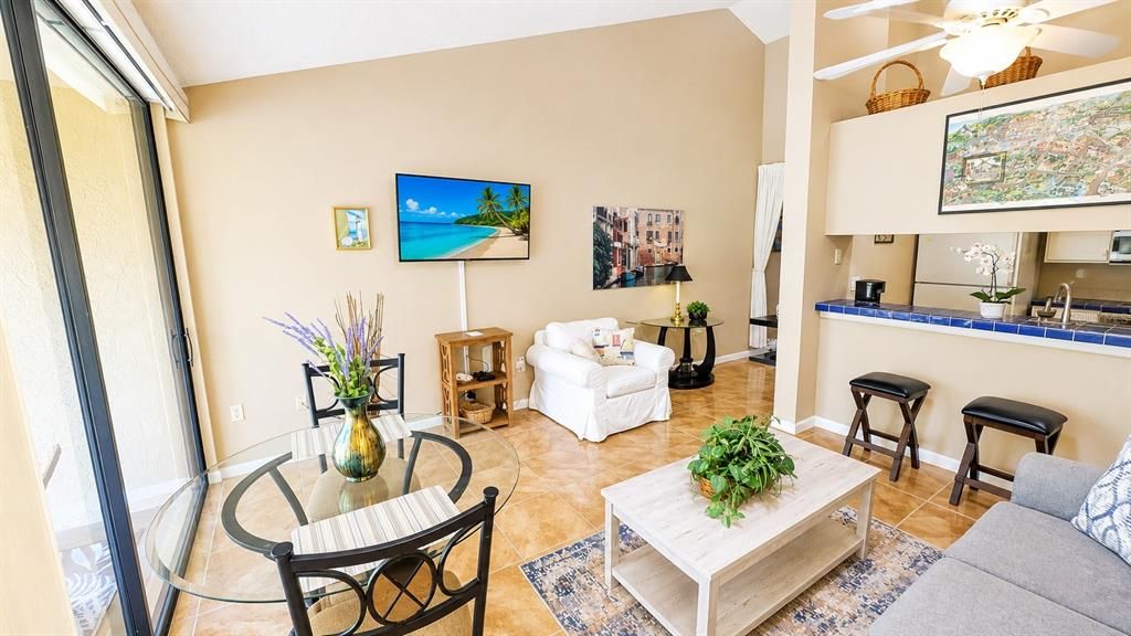 For Rent: $1,700 (1 beds, 1 baths, 600 Square Feet)