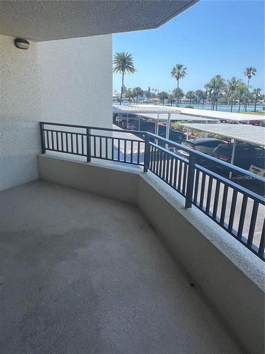 For Rent: $2,400 (1 beds, 1 baths, 950 Square Feet)