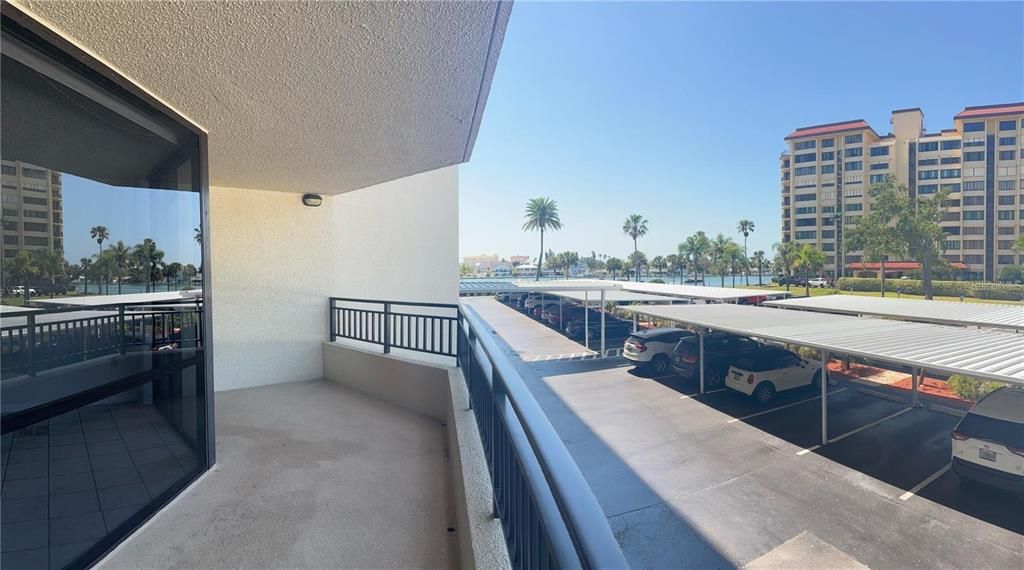 For Rent: $2,400 (1 beds, 1 baths, 950 Square Feet)